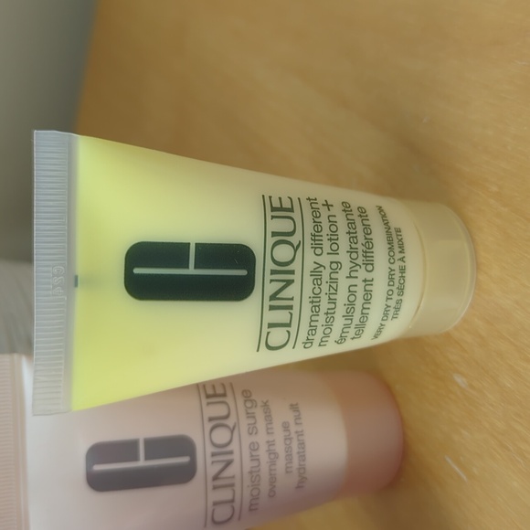 Clinique Mini Travel Size Skin Care Trio Brand New Never Used 30ml Each - Picture 2 of 12